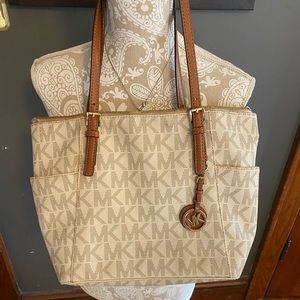 Michael kors tote bag